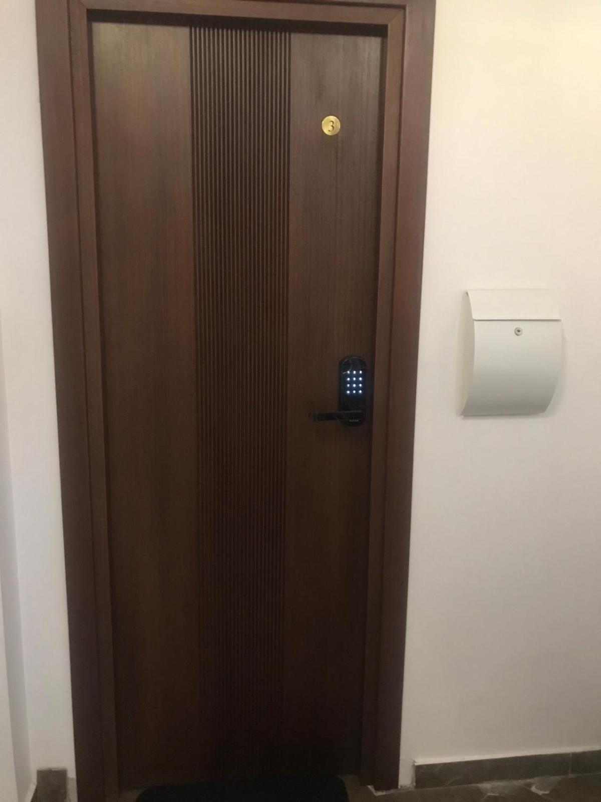 Lilia 3 Self-Check In Apartment With Hot Water Despite Prevention In The Neighborhood, Food And Drink Shop Open Until 10 Pm And Free Parking Area Next Ot 24 Hours Food And Drink Shop And Free Parking Area Szófia Kültér fotó