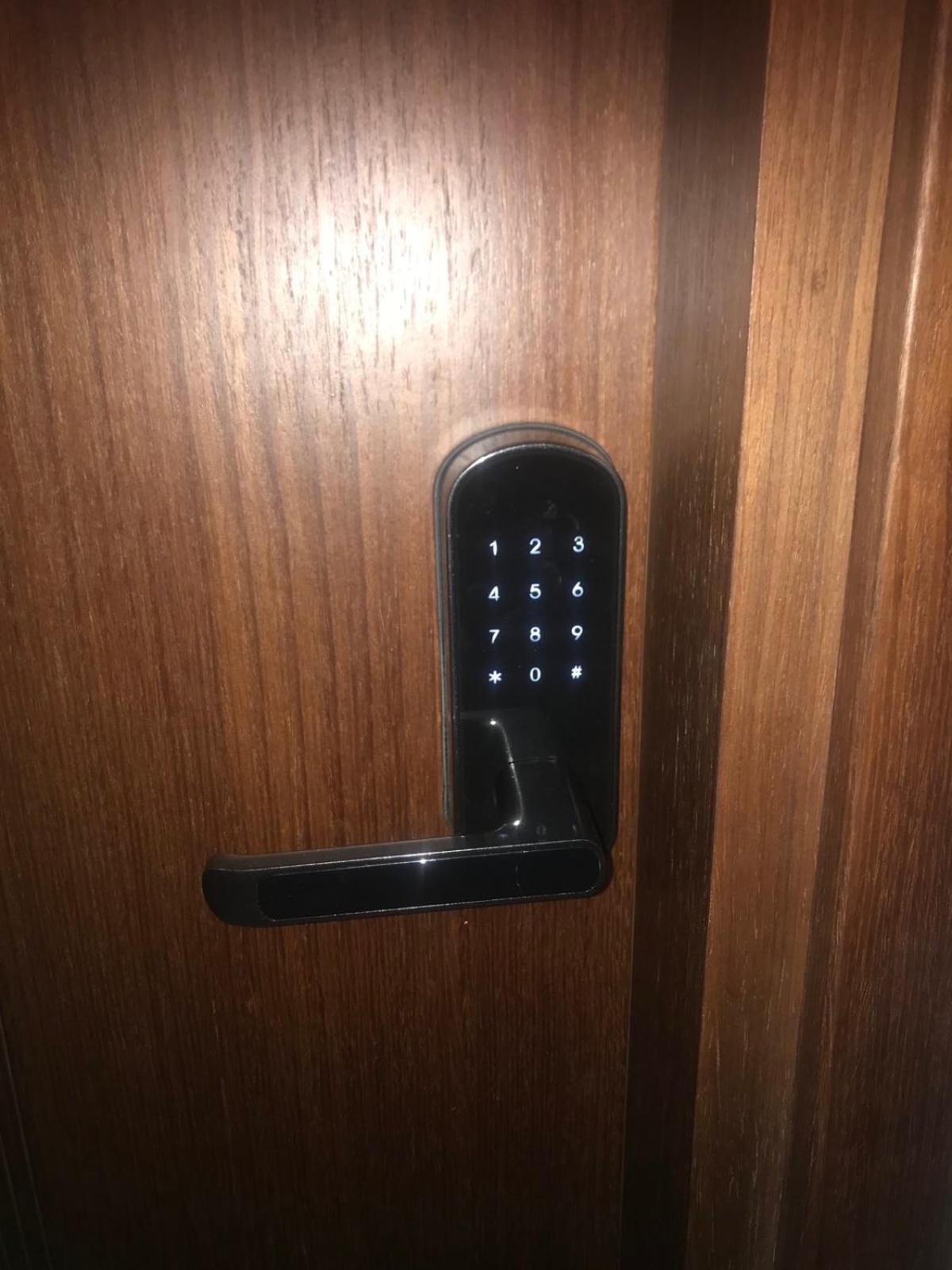 Lilia 3 Self-Check In Apartment With Hot Water Despite Prevention In The Neighborhood, Food And Drink Shop Open Until 10 Pm And Free Parking Area Next Ot 24 Hours Food And Drink Shop And Free Parking Area Szófia Kültér fotó