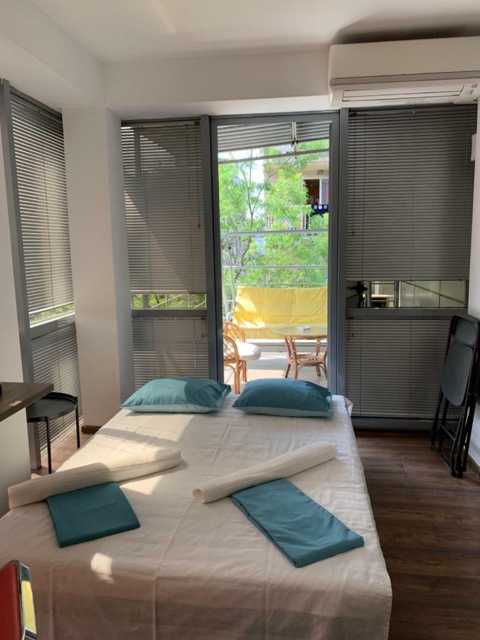 Lilia 3 Self-Check In Apartment With Hot Water Despite Prevention In The Neighborhood, Food And Drink Shop Open Until 10 Pm And Free Parking Area Next Ot 24 Hours Food And Drink Shop And Free Parking Area Szófia Kültér fotó
