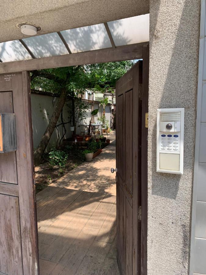 Lilia 3 Self-Check In Apartment With Hot Water Despite Prevention In The Neighborhood, Food And Drink Shop Open Until 10 Pm And Free Parking Area Next Ot 24 Hours Food And Drink Shop And Free Parking Area Szófia Kültér fotó